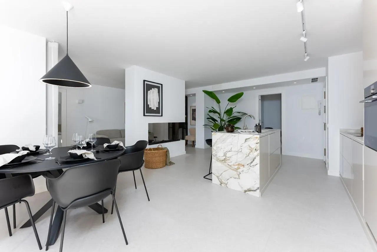 Jardines 38 Beautiful Luxury Family Apartment Marbella